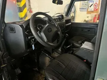Land Rover Defender 130 Double Cab / 2009 / 330 000 km (5)