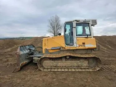 LIEBHERR 714 / 2007 / 16 456 m/h (1)