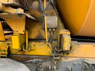 Volvo FM7 Concrete mix / 1999/ 311 419 km / Euro 3  (118)