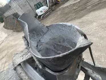 Volvo FM7 Concrete mix / 1999/ 311 419 km / Euro 3  (58)