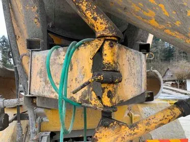 Volvo FM7 Concrete mix / 1999/ 311 419 km / Euro 3  (85)