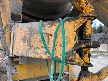 Volvo FM7 Concrete mix / 1999/ 311 419 km / Euro 3  (86)