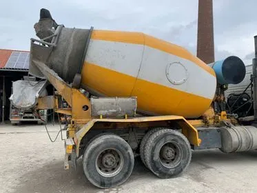 Volvo FM7 Concrete mix / 1999/ 311 419 km / Euro 3  (89)