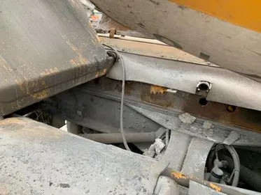 Volvo FM7 Concrete mix / 1999/ 311 419 km / Euro 3  (95)