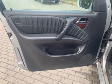 Mercedes -Benz  ML 270 CDI / 2.7L L5 DOHC 20V AWD/ 2004  (10)