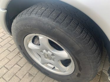 Mercedes -Benz  ML 270 CDI / 2.7L L5 DOHC 20V AWD/ 2004  (22)