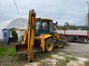 JCB 3 CX / 2007 / 9717 H / 5 buckets / hammer (3)