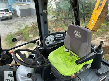 JCB 3 CX / 2007 / 9717 H / 5 buckets / hammer (8)