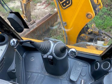 JCB 3 CX / 2007 / 9717 H / 5 buckets / hammer (10)