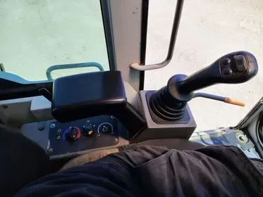 Takeuchi TB175W / 2007 / 12 900 m/h (10)