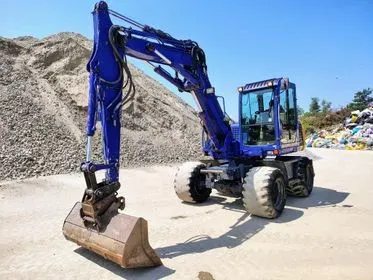 Takeuchi TB175W / 2007 / 12 900 m/h (2)