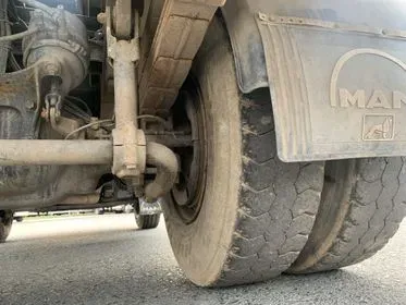 MAN TG1 19.293/ 1997/ EURO 2/ container chain carrier (31)