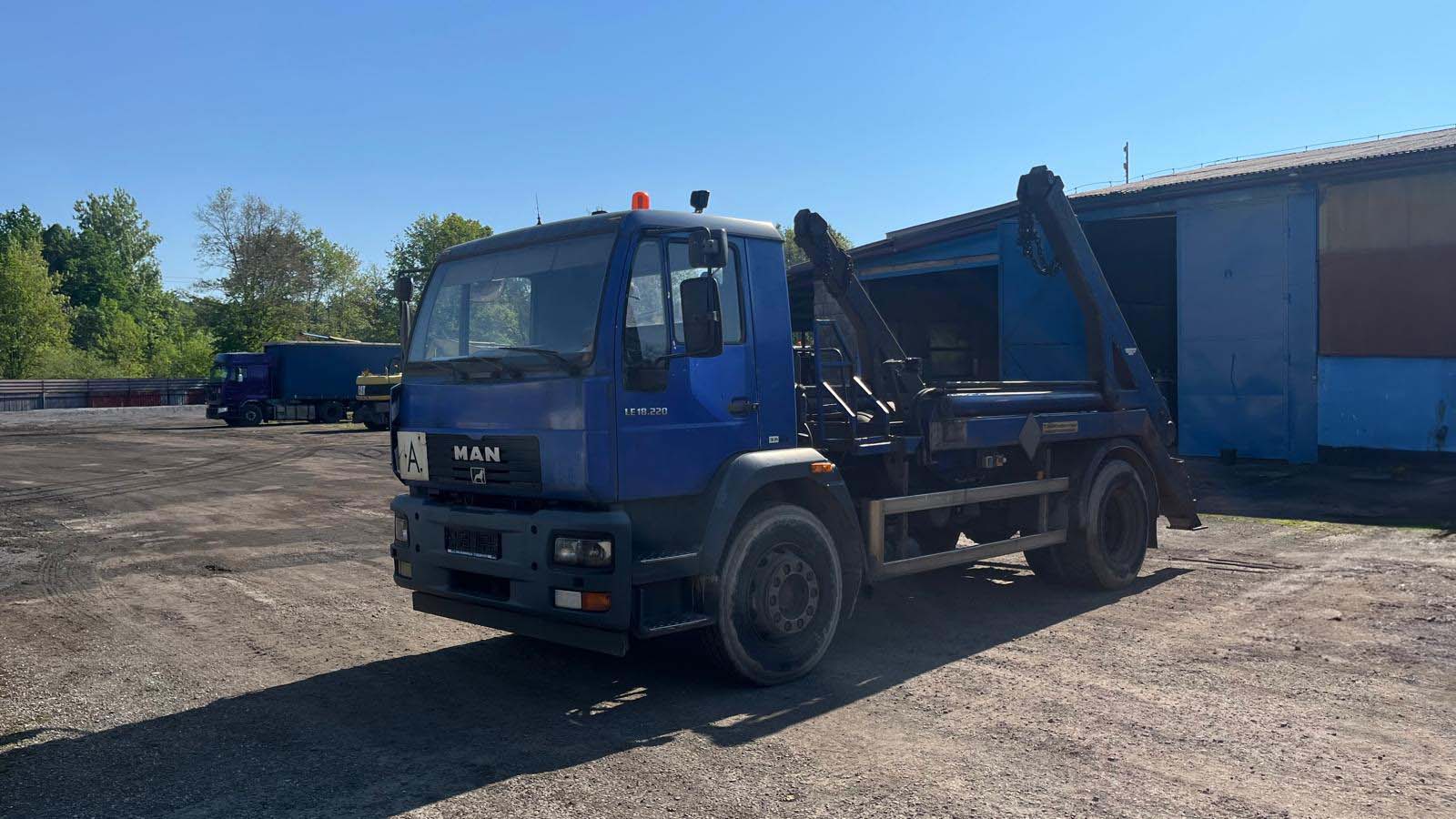MAN LE 18.220 / 2004 / 601 800 km