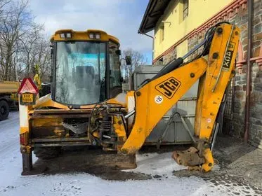JCB 4CX / 2009 / 13 000 m/h (3)