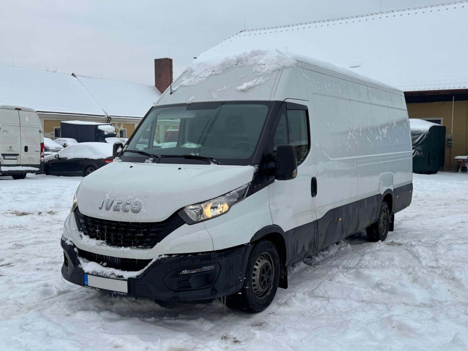 IVECO 35S18 / 2022 / 49 700 km