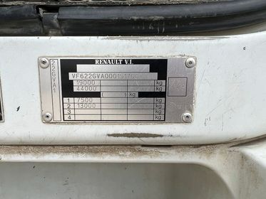 Renault Premium Route 420.19 T /  4x2/ 2005  (44)