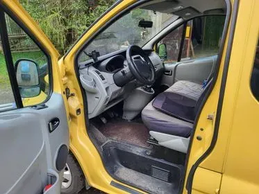 RENAULT TRAFIC / 2010 / 231 465 km (12)