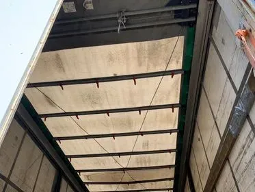 Krone SD /2011/ curtain side semi trailer (18)