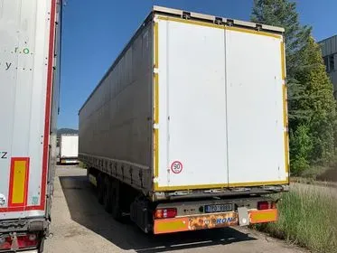 Krone SD /2011/ curtain side semi trailer (9)