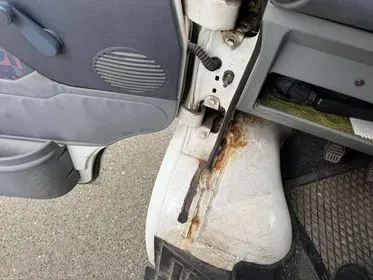 LDV CONVOY VH4 6L FT / 2000 / 193 000 km (17)