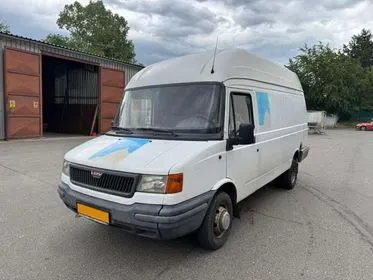LDV CONVOY VH4 6L FT / 2000 / 193 000 km (1)