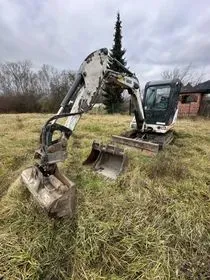 BOBCAT 334 / 2005 / 10 200 m/h (1)