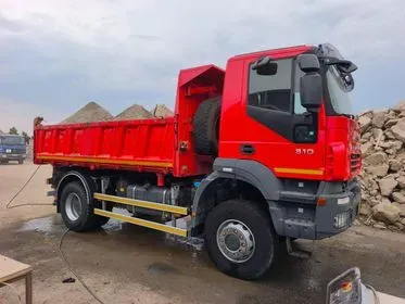 IVECO TRAKKER 190T / 2007 / 94 000 km (3)