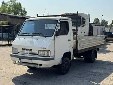 NISSAN TRADE / 1995 / 250 800 km (1)