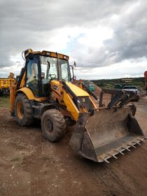 JCB 3CX SM 4T / 2009 / 14.908 H (2)