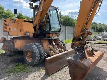 CASE 688B / 1995 / 22 159 m/h (1)