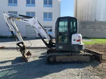 Bobcat E 50/ 2013/ 8352 Motohours/ mini excavator  (2)