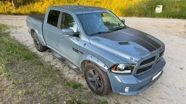 RAM 1500 / 2015 / 184 000 km (2)