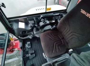 TAKEUCHI TB 240 (15)