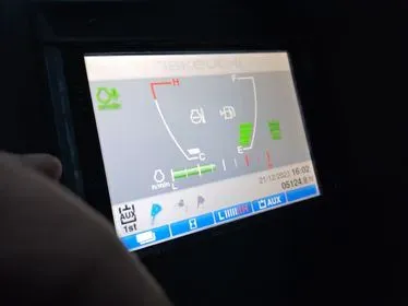 TAKEUCHI TB 240 (21)