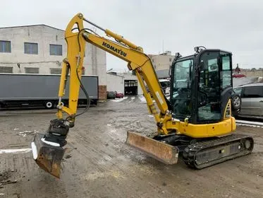 Komatsu PC 35MR- 5/ 2020/ 897mth/ crawler mini excavator (1)