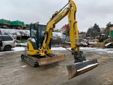 Komatsu PC 35MR- 5/ 2020/ 897mth/ crawler mini excavator (4)