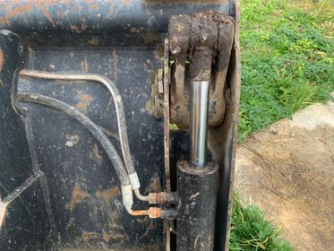 CAT 906 H/ 2008/ 15716 km (13)