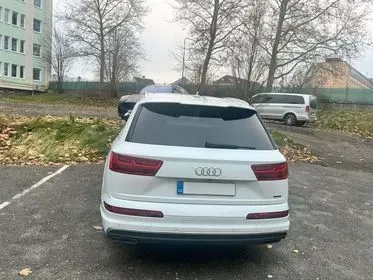 Audi Q7 / 2018 / 200 000 km (3)