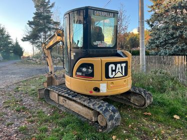 CAT 305 C (3)