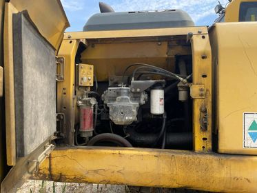 KOMATSU PC240 NLC 8 (12)