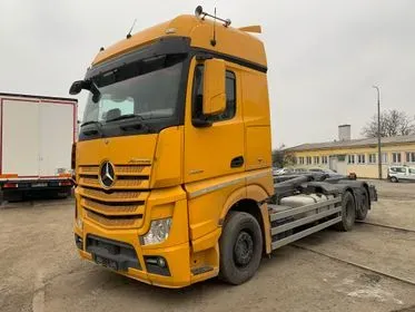Mercedes Benz Actros 2542L/ 2016/ 6x2 (1)