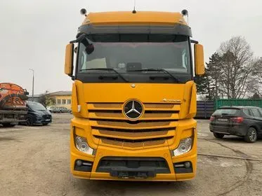 Mercedes Benz Actros 2542L/ 2016/ 6x2 (2)