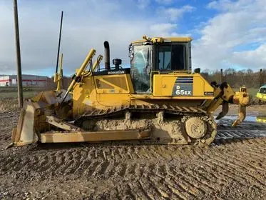 KOMATSU D65EX-16 / 2011 (8)