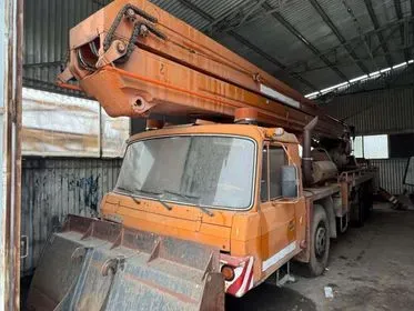 TATRA T 815 PJ 28 170 6x6.1 / 1989 (1)