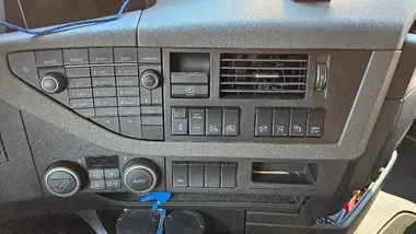 VOLVO FH13A 42T / 2017 / 799 000 km (7)