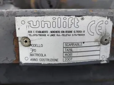 Mercedes Benz Actros 4144 8x4/ 2007/ 438000km/ EURO 4/ container carier/crane (24)