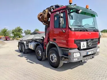 Mercedes Benz Actros 4144 8x4/ 2007/ 438000km/ EURO 4/ container carier/crane (3)