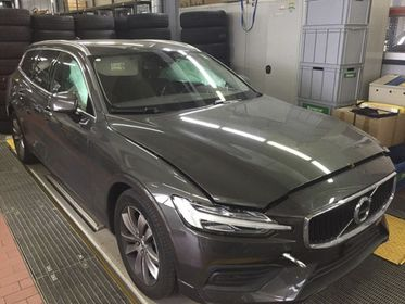 VOLVO V 60 Kombi Momentum AWD, 4331 km (1)