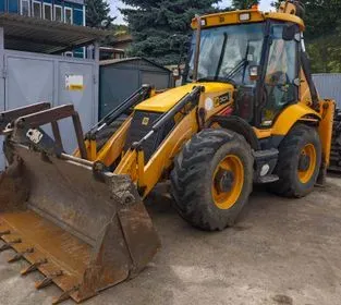 JCB 3CX / 2009 / 6 000 m/h (1)