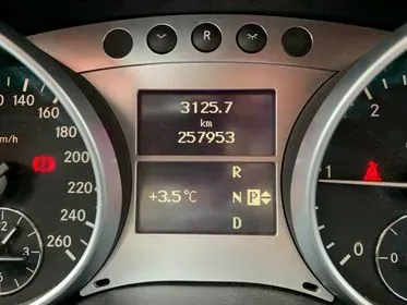 Mercedes Benz ML 350 CDI 4 MATIC/ 2009/ 257 953 km  (58)